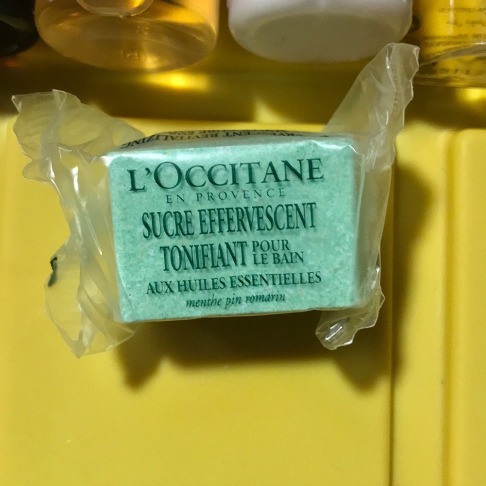 L’Occitane Assorted Travel Minis - Picture 4 of 6